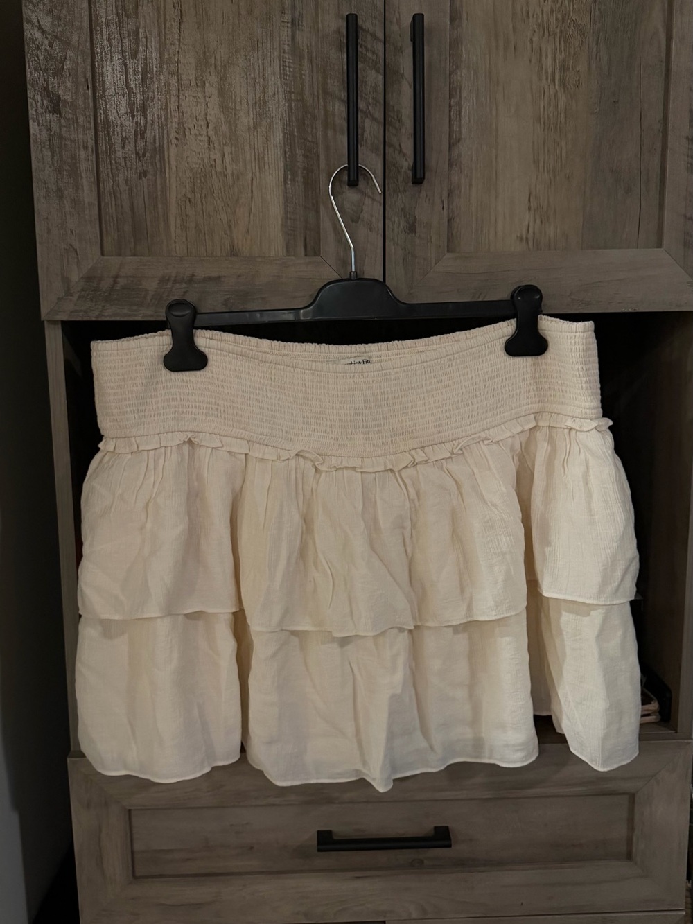 Abercrombie & Fitch Cream Tiered Ruffle Mini Skort